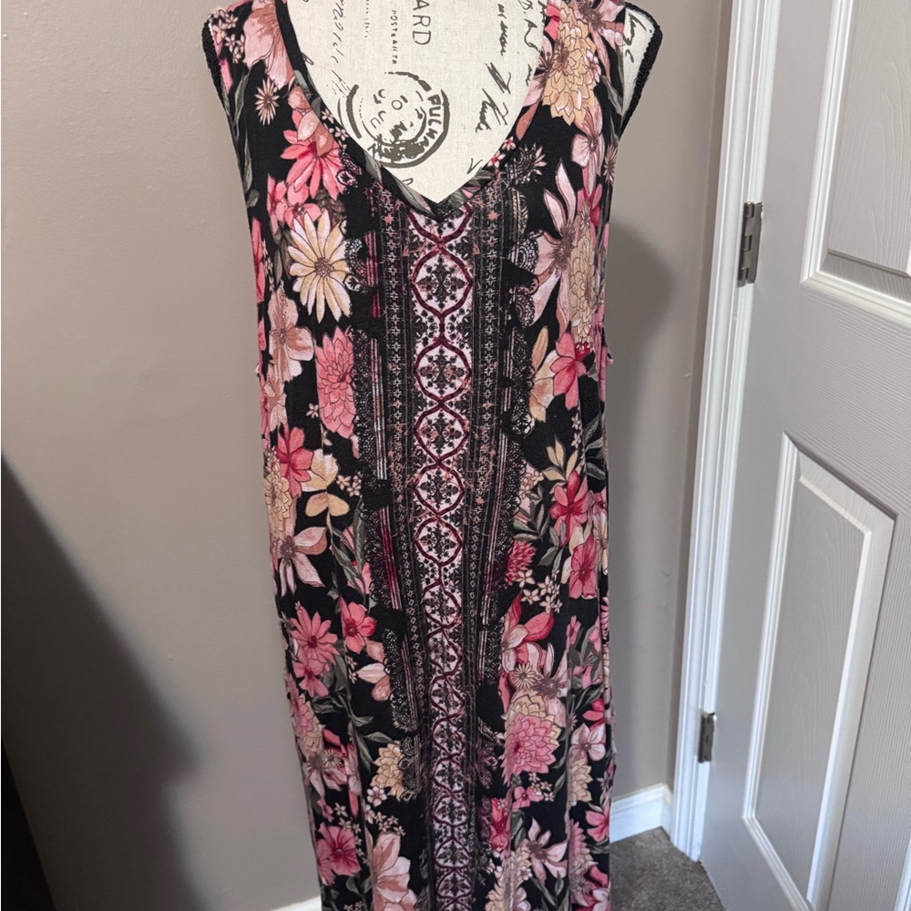 Elegant Floral V-Neck Maxi Dress